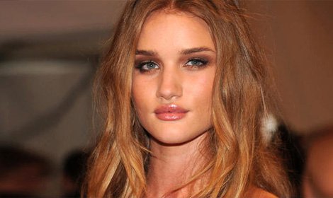 Rosie HuntingtonWhiteley Carly is the new world class hottie in Sam's 